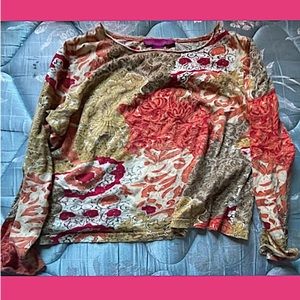 3/$20💙cute floral top !